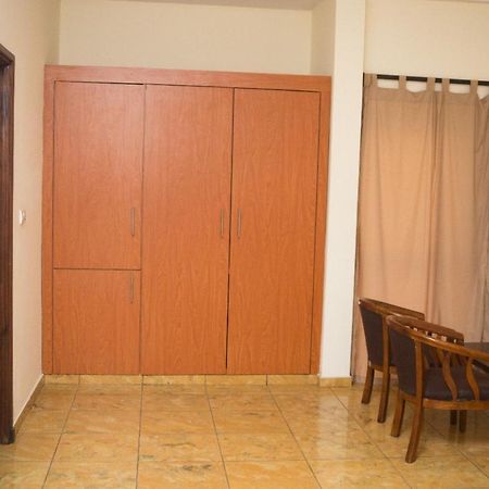 Hotel Marbella Lomé Esterno foto