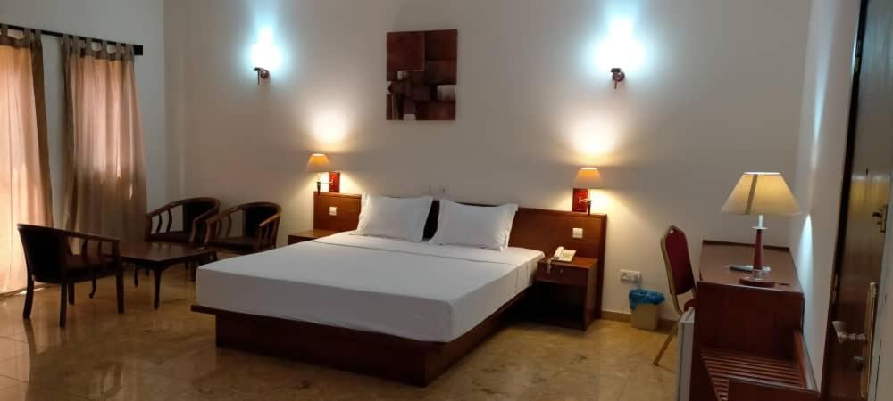 Hotel Marbella Lomé Esterno foto