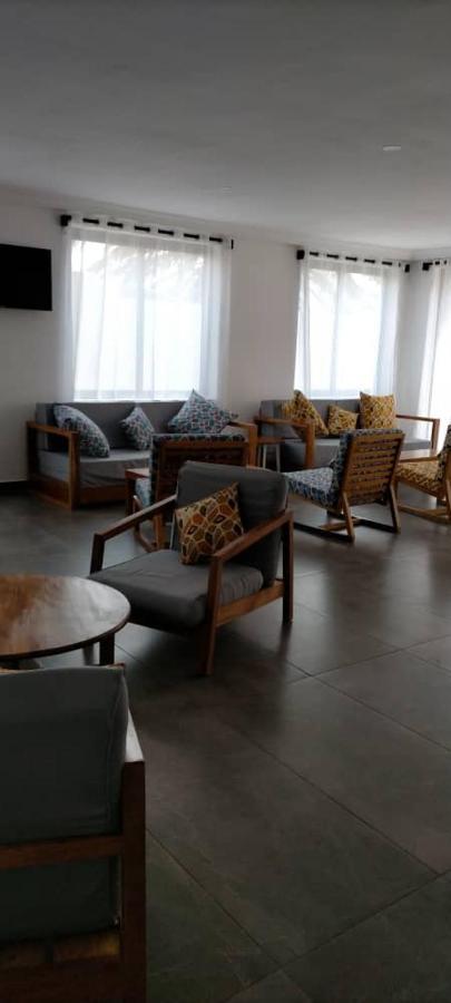 Hotel Marbella Lomé Esterno foto