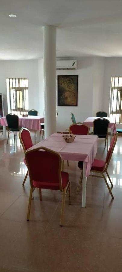 Hotel Marbella Lomé Esterno foto